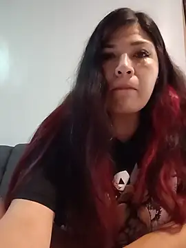 LatinaCalienteMilf stripchat live cam model