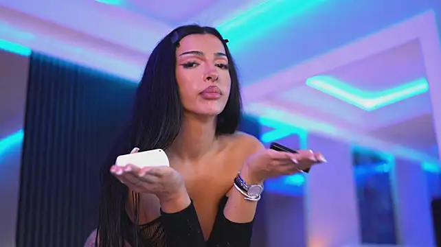 NouraMalvi stripchat live cam model