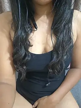 Queen_Taniyaa77 stripchat live cam model
