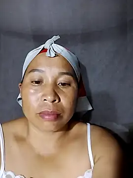 nami-2k stripchat live cam model