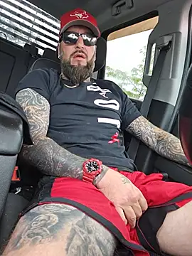 Beardedtattood stripchat live cam model