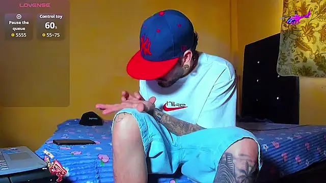 tattooedsmoker777 stripchat live cam model
