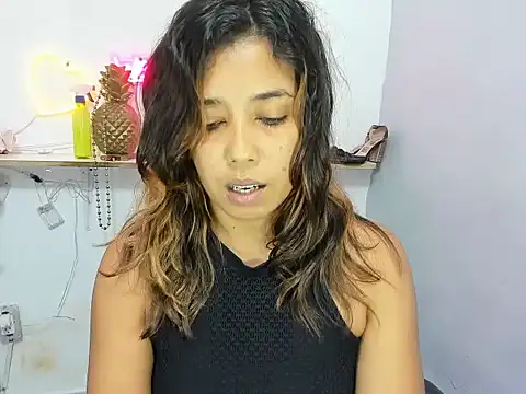 Dona_Tela stripchat live cam model