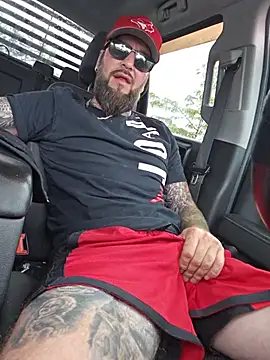 Beardedtattood stripchat live cam model