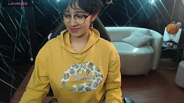 Lili_Gomez_ stripchat live cam model