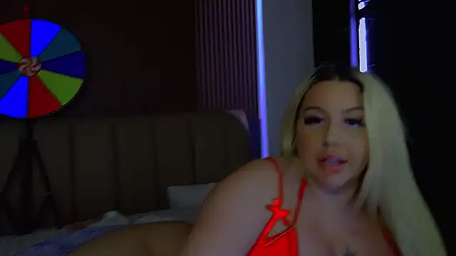 KaylaBossDoll stripchat live cam model