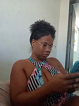 Prettahvitoria20 stripchat live cam model