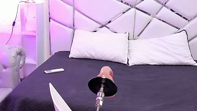 GabbieSkinny stripchat live cam model