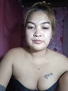 Hotmama21xx stripchat live cam model