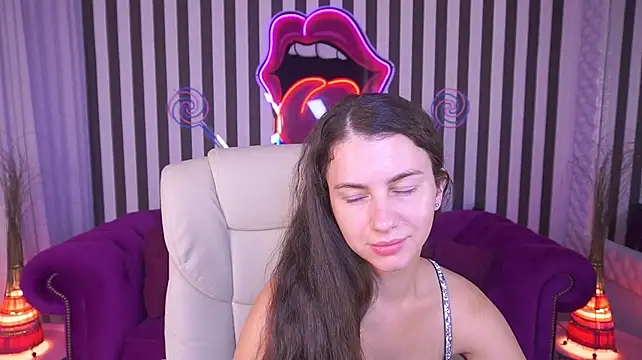 LittleJulii stripchat live cam model