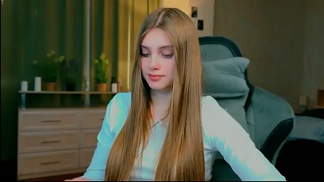 yourbeautyarya stripchat live cam model