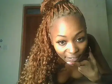 Prettyquueen stripchat live cam model