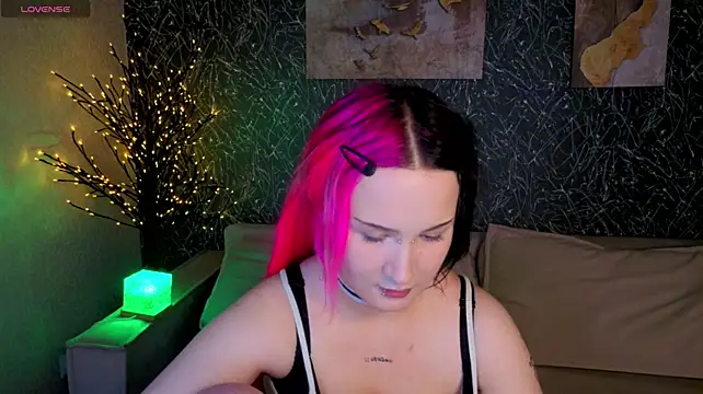 Ekimmj_age stripchat live cam model