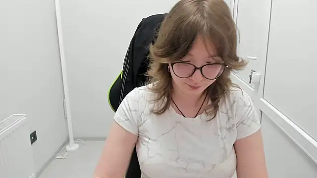 HachiYume stripchat live cam model