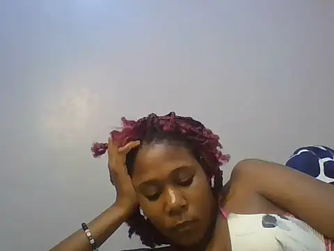 SexyTraxy stripchat live cam model