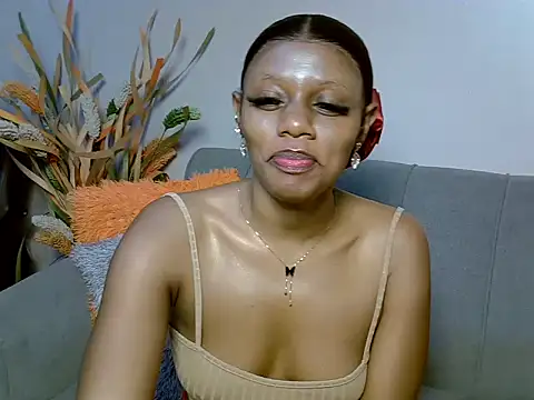 Prettyglam stripchat live cam model