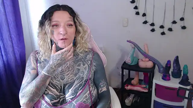 SLOPPYTITSS stripchat live cam model