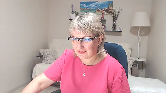 FleurMays stripchat live cam model