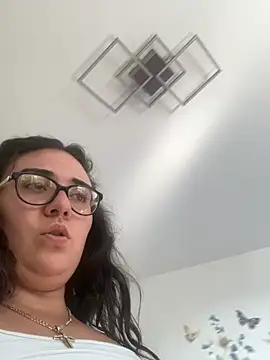 CurvyyMomy stripchat live cam model
