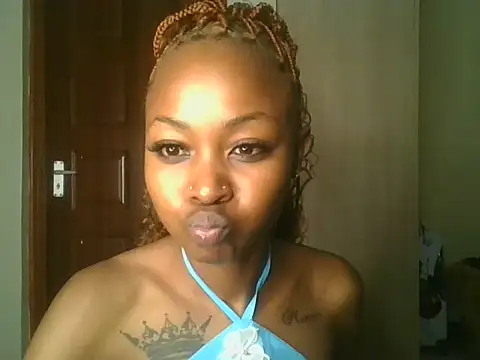 Prettyquueen stripchat live cam model