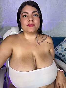 DaniaMillerr_ stripchat live cam model