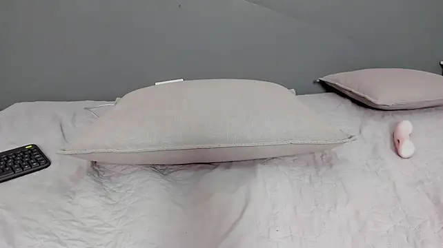 AriaLuxx stripchat live cam model