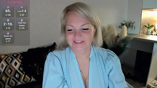 Juarnea_ stripchat live cam model