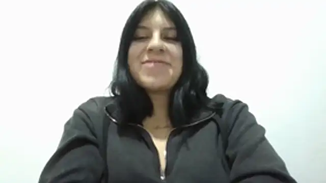 Kate-Pauhl stripchat live cam model