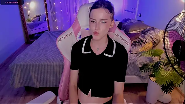 OliviaJennet stripchat live cam model