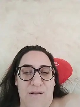 Dolcecurvy stripchat live cam model