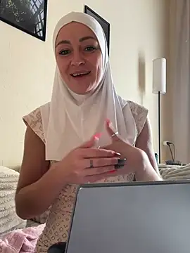 GoldenGoddess- stripchat live cam model