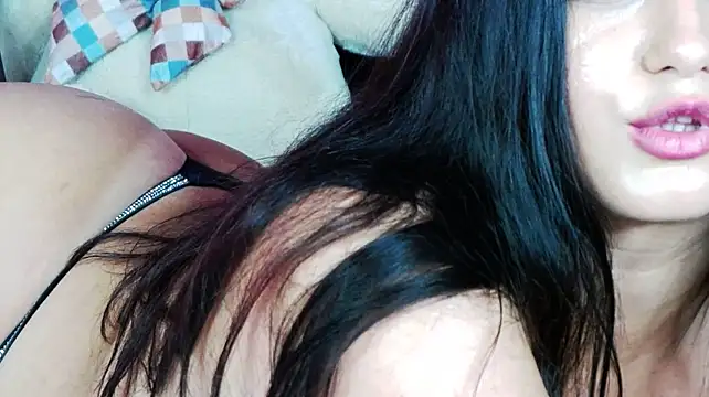 EssenaMonroe stripchat live cam model
