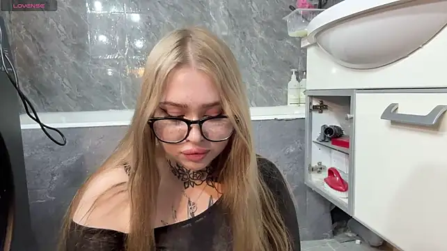FrederickaAquilera stripchat live cam model