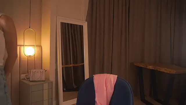 MartyBudy stripchat live cam model