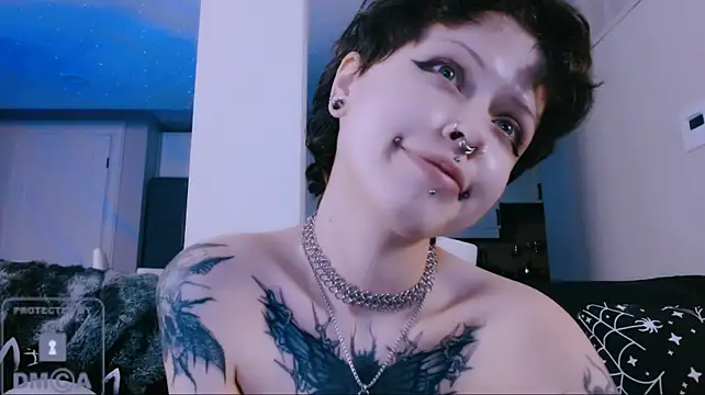 NaughtyLittleFox stripchat live cam model