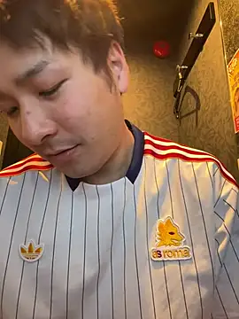 yuuki8910 stripchat live cam model