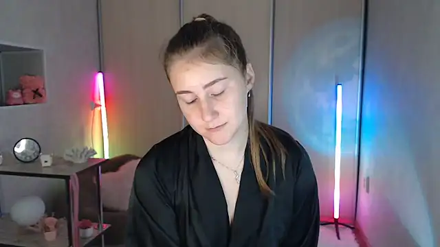 Milka_kamila stripchat live cam model