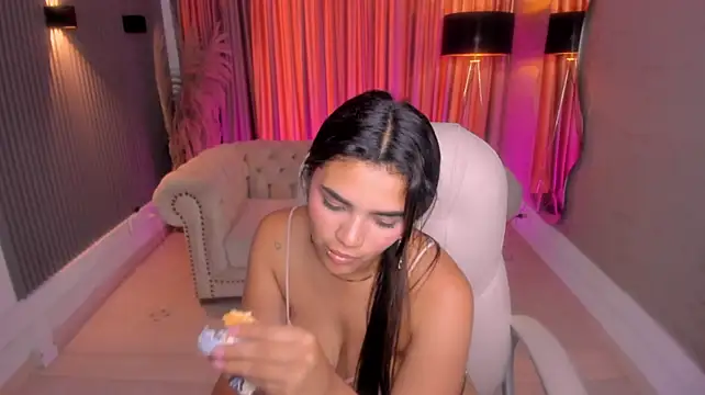 Kim_stonee stripchat live cam model