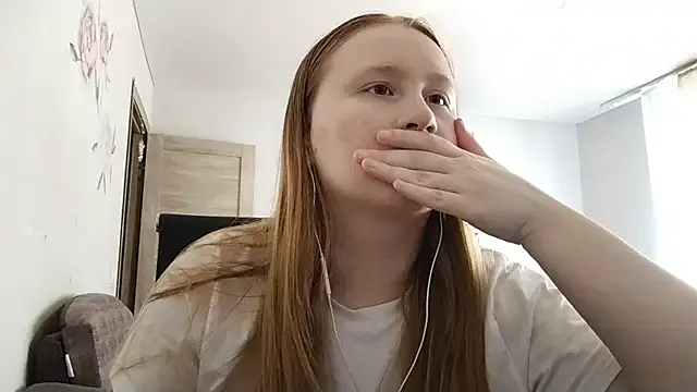 AnikaLipps stripchat live cam model