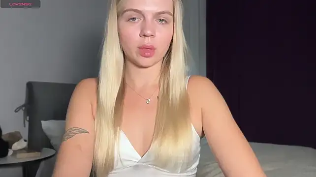 AlexaDeviliciouss stripchat live cam model