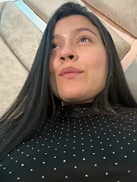 RenataPeach stripchat live cam model