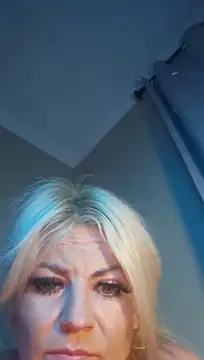 LexaBone stripchat live cam model