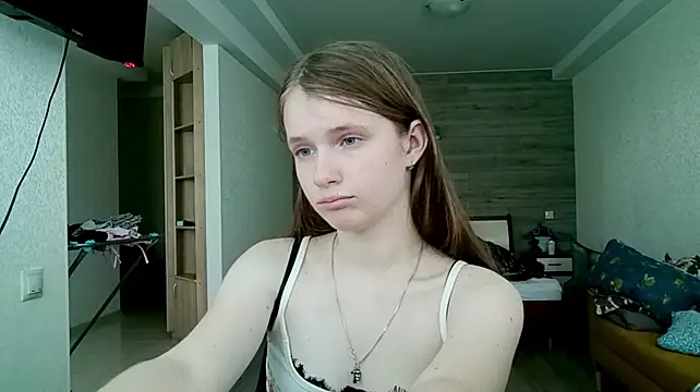 CecilleSollors stripchat live cam model