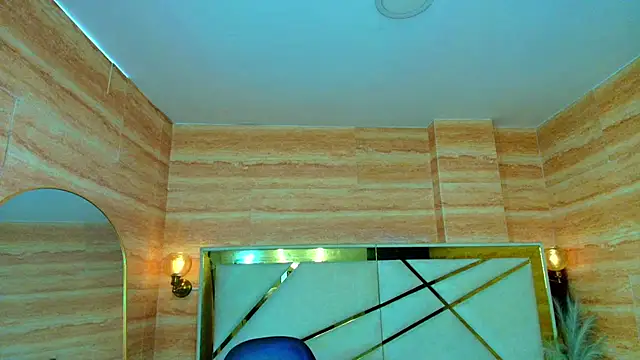 Ravenn_r stripchat live cam model