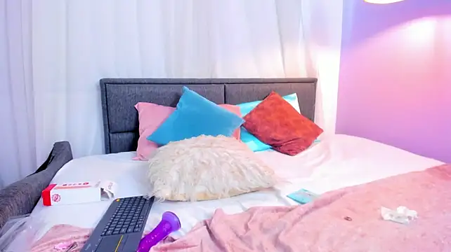 scarletyler stripchat live cam model