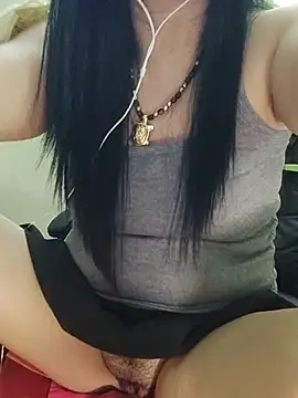 Hangem111 stripchat live cam model