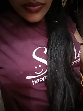Eshwari_Chopra stripchat live cam model