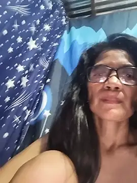 ImYourWoman_55 stripchat live cam model