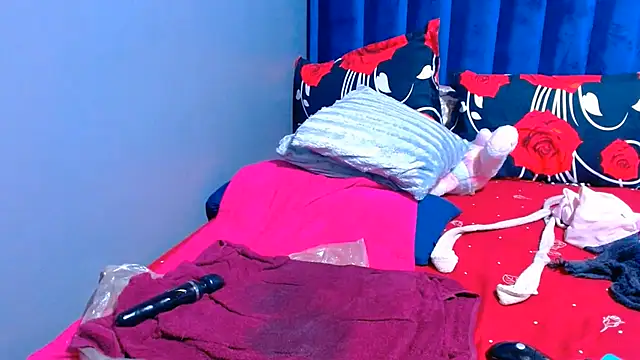 Candycrush2555 stripchat live cam model