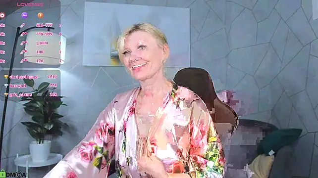 Julie_Lucas stripchat live cam model